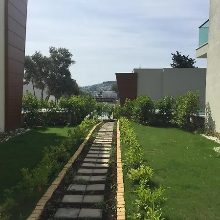 Neon Tuerkbuekue Villas * Bodrum